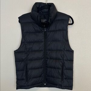 Abercrombie & Fitch Black Puffer Vest